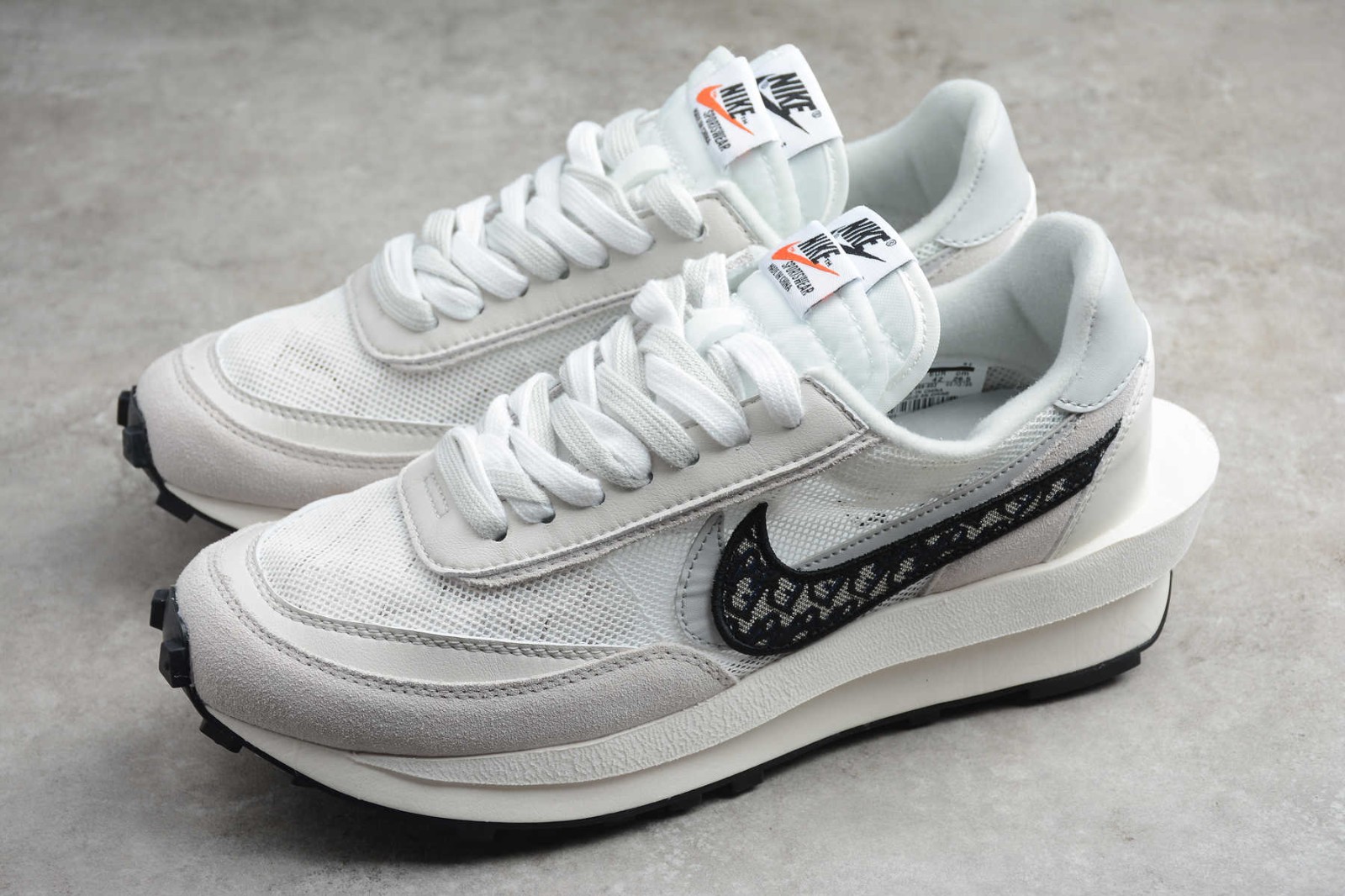 Nike sacai outlet dior prix